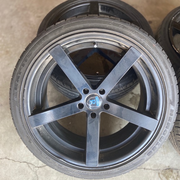 20” Rims - Picture 3 of 7